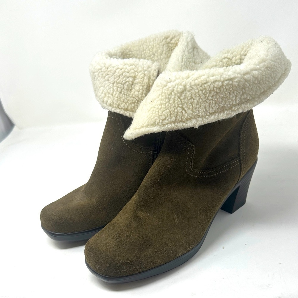 Clarks boots Size 7